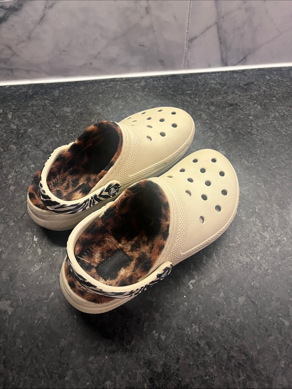 Ladies Cream Clog Shoes with Faux-Fur Lining - Picture 2 of 7